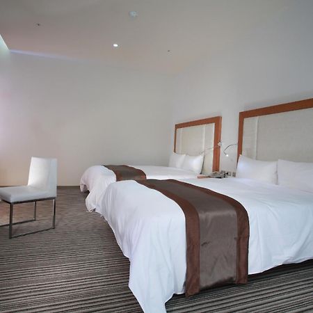Yoai Hotel Yilan Экстерьер фото