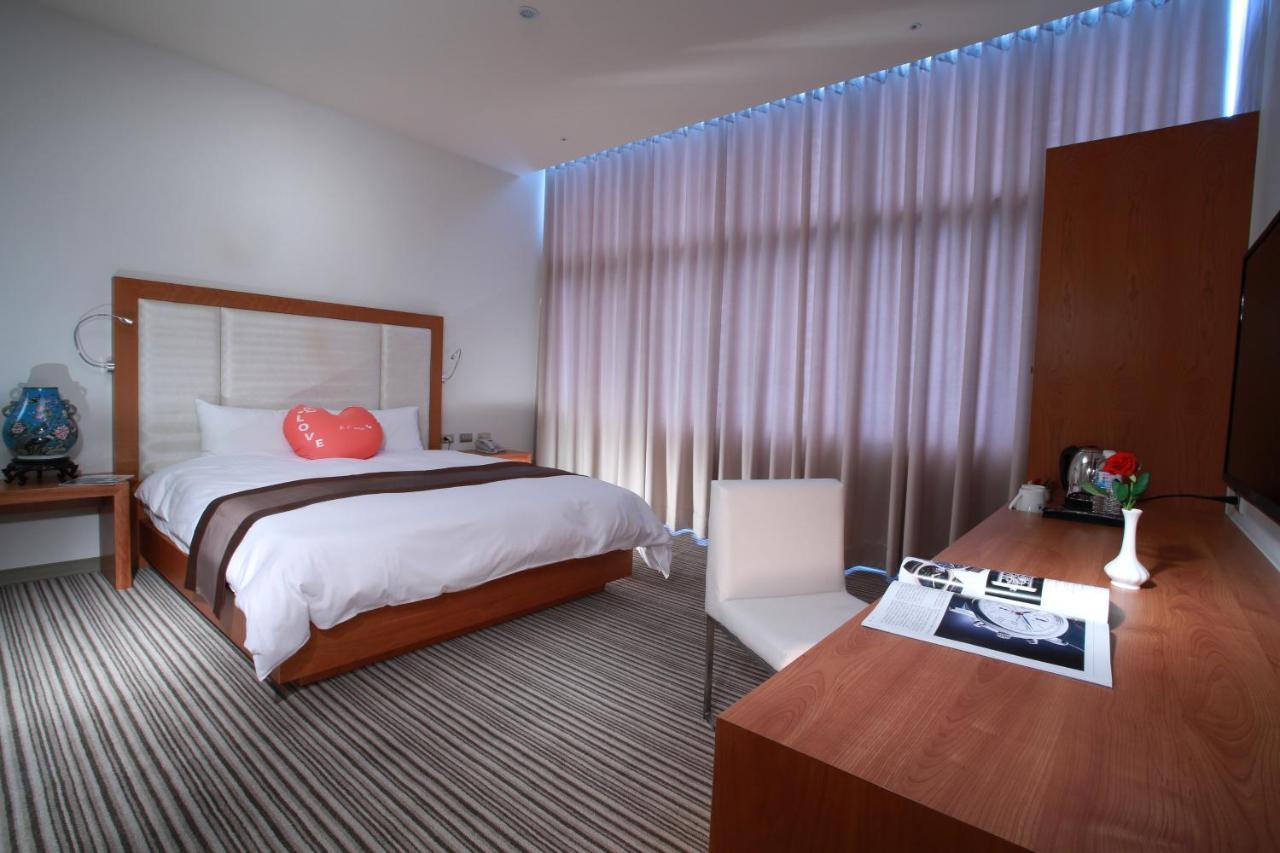 Yoai Hotel Yilan Экстерьер фото