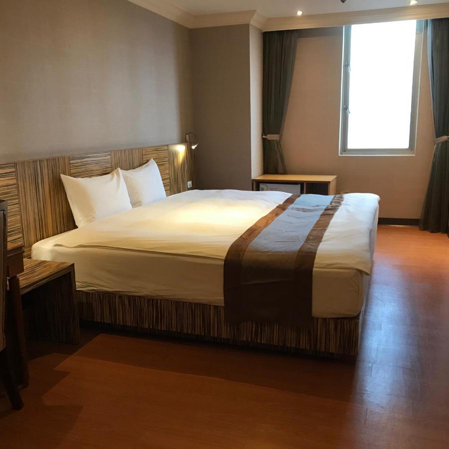 Yoai Hotel Yilan Экстерьер фото