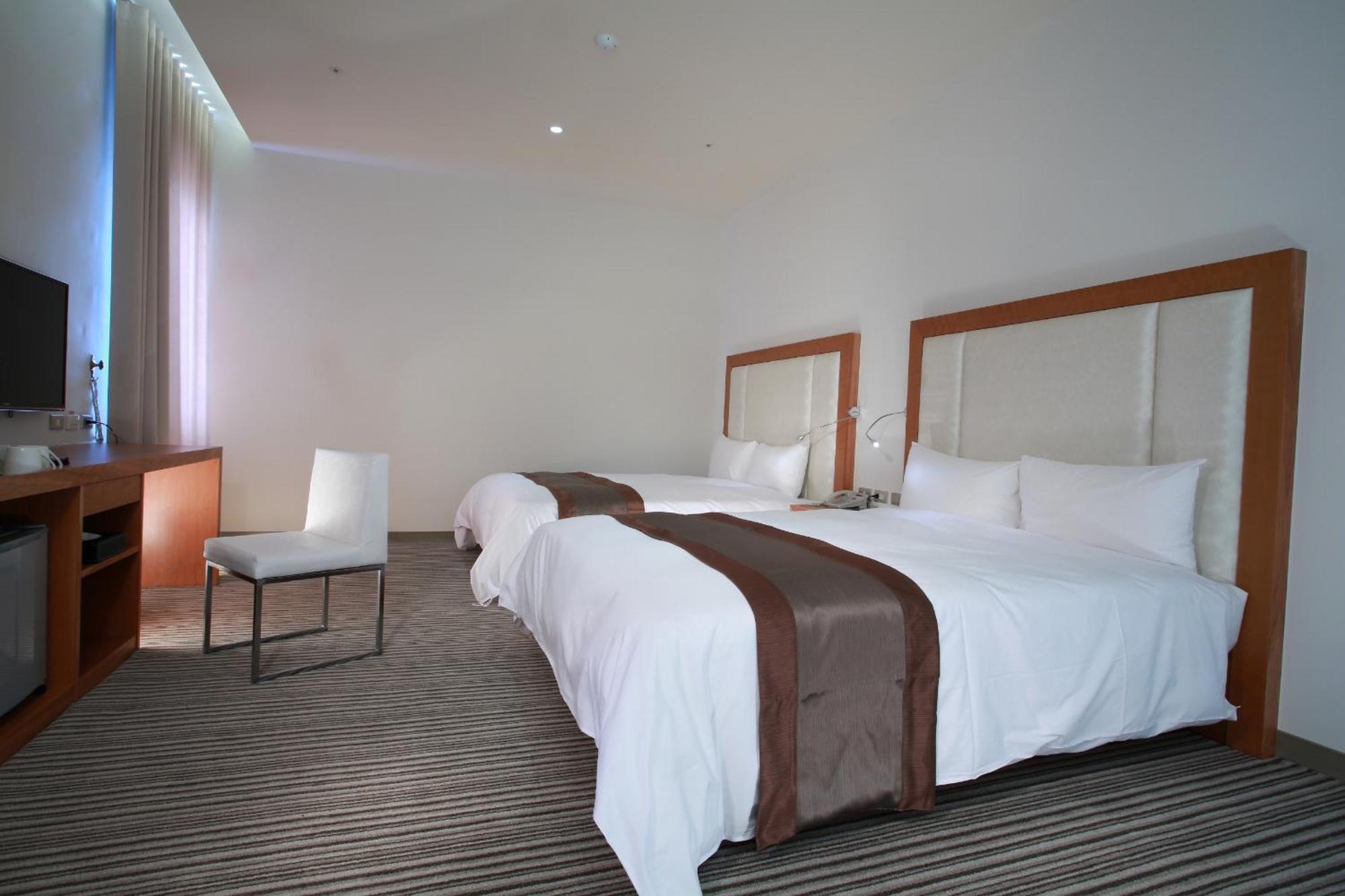 Yoai Hotel Yilan Экстерьер фото
