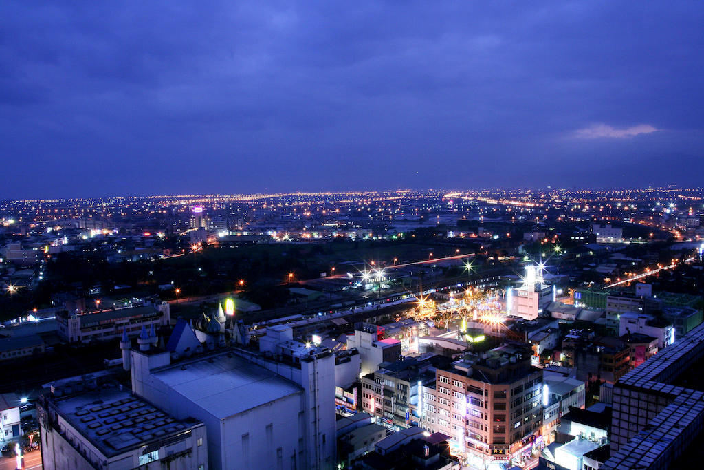 Yoai Hotel Yilan Экстерьер фото