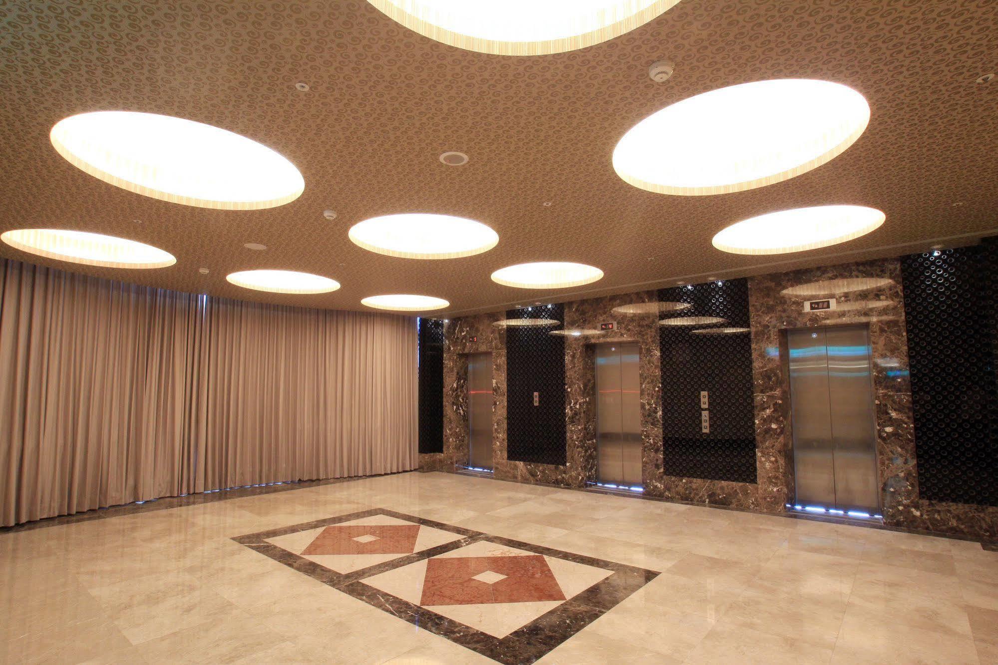 Yoai Hotel Yilan Экстерьер фото