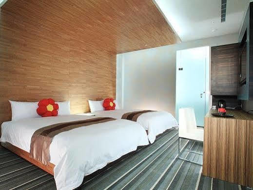 Yoai Hotel Yilan Экстерьер фото
